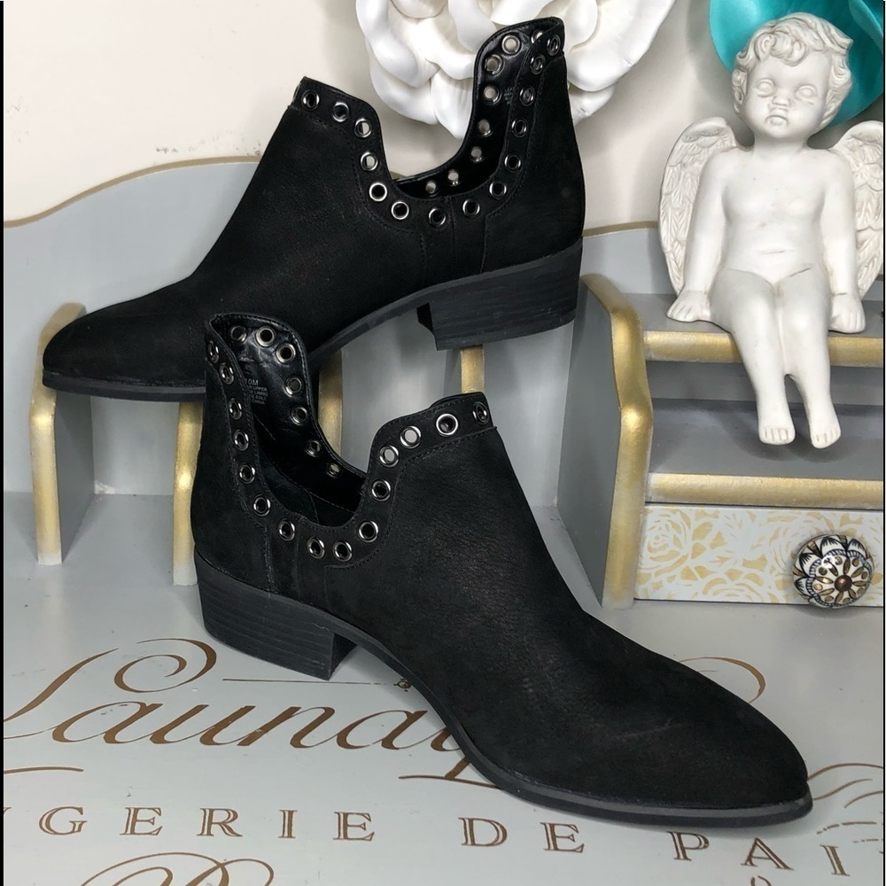 Gianni Bini Black Suede western ankle Boots